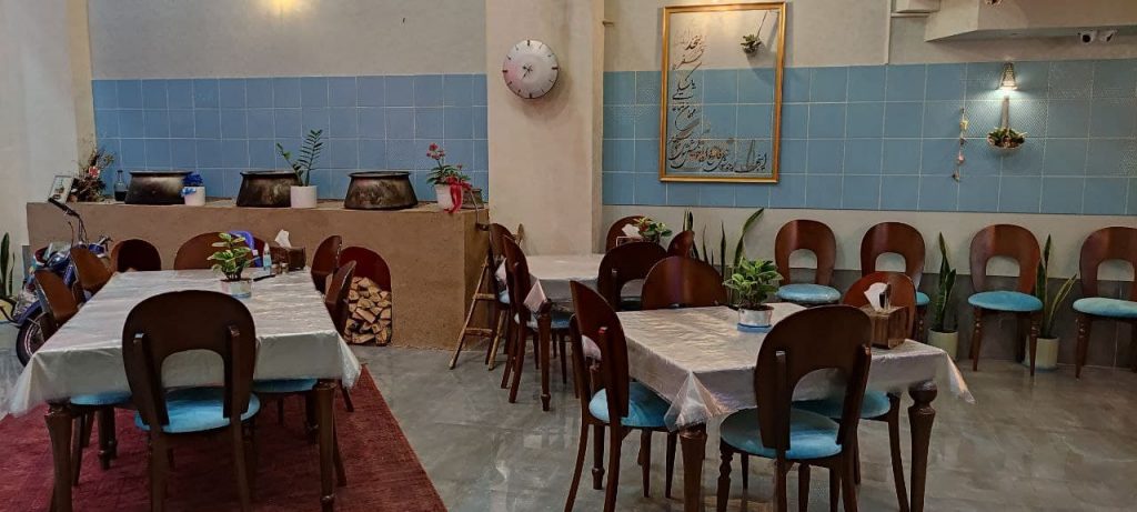 photo 2022 03 05 14 32 52 1024x461 - رستوران ایرانی ننه آغا کاشان