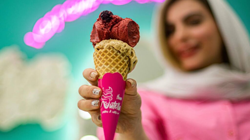 photo 2025 08 01 12 32 25 1024x576 - خانه شکلات کاشان | نوتلا و بستنی خانه شکلات
